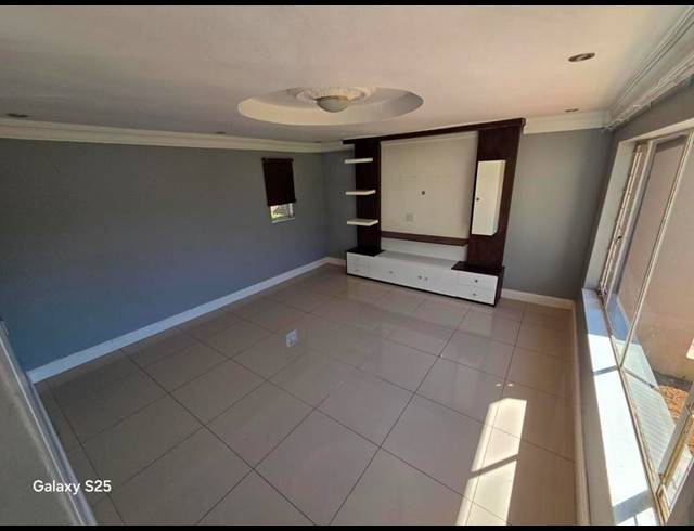 4 BEDROOM PROPERTY TO RENT IN MORELETAPARK